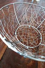 fruitschaal zilverkleurig & kunstvol gecreëerd, Neuf, Enlèvement ou Envoi, Rond, Synthétique