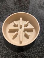 Slow Feeder 51Degrees North, Dieren en Toebehoren, Ophalen, Zo goed als nieuw