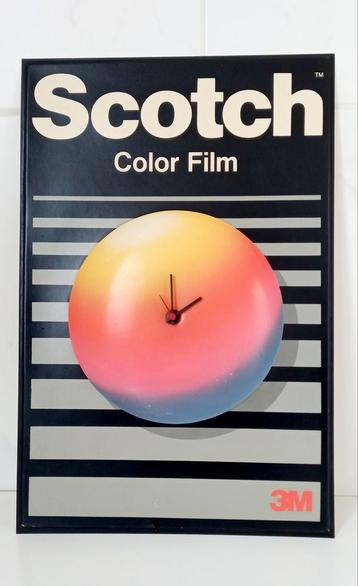 Panneau d'horlogerie publicitaire en film couleur Vintage SC