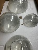 Nieuwe hanglamp 4 glazen bollen met gouden staven, Huis en Inrichting, Lampen | Hanglampen, Ophalen, Nieuw