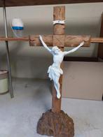 Staand kruis met Jezus, Antiek en Kunst, Antiek | Religieuze voorwerpen, Ophalen of Verzenden