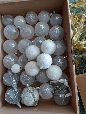 Allerlei kerstfiguren. beschikbaar voor biedingen