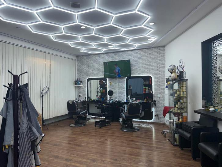 HANDELSRUIMTE TE HUUR / MOMENTEEL INGERICHT ALS KAPPERSZAAK, Immo, Huizen te huur, Antwerpen (stad), Overige soorten, Direct bij eigenaar