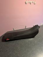 Selle noir et rouge pour moto derbi senda 50 ( gotam design), Enlèvement ou Envoi, Comme neuf, Selle