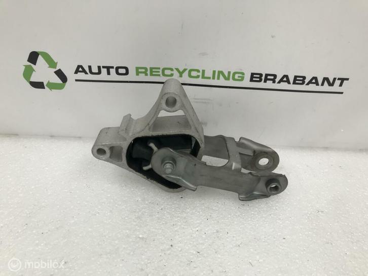 Motorsteun Mercedes CLA-klasse C117  A2462400809, Auto-onderdelen, Motor en Toebehoren, Mercedes-Benz, Gebruikt, Ophalen of Verzenden