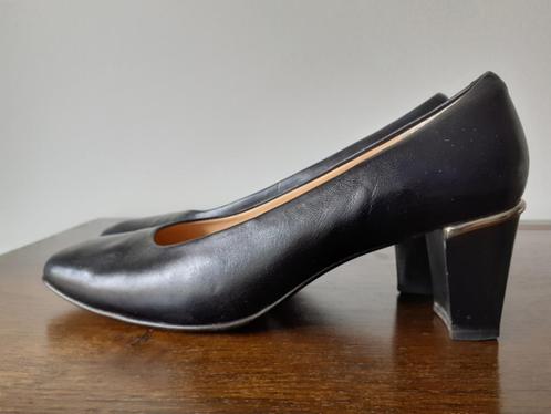 VOLTAN Zwarte damesschoenen Maat: 38,5   Prijs: € 5, Vêtements | Femmes, Chaussures, Comme neuf, Chaussures à haut talons, Noir