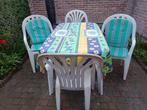 Une table avec 4 fauteuils de jardin, Jardin & Terrasse, Plastique, Ovale, Enlèvement, Utilisé