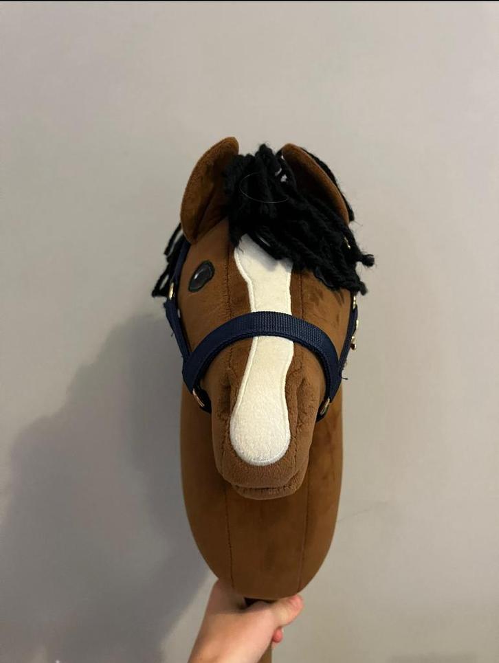Cheval roi hobbyhorse - zo goed als nieuw, Kinderen en Baby's, Speelgoed | Hobbelfiguren, Ophalen of Verzenden