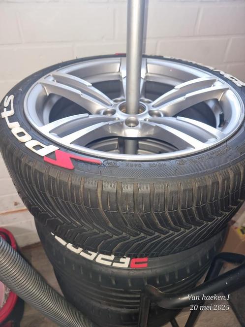 Bmw e90 modellen 18" velgen en banden in uitstekende staat !, Auto-onderdelen, Banden en Velgen, Band(en), Ophalen