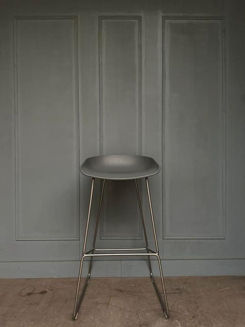 HAY About A Stool AAS38 design kruk, Huis en Inrichting, Barkrukken, Zo goed als nieuw, 60 tot 90 cm, Kunststof, Metaal, 2 krukken