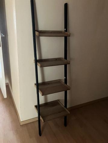 Rekje met legplanken, Enlèvement, Utilisé