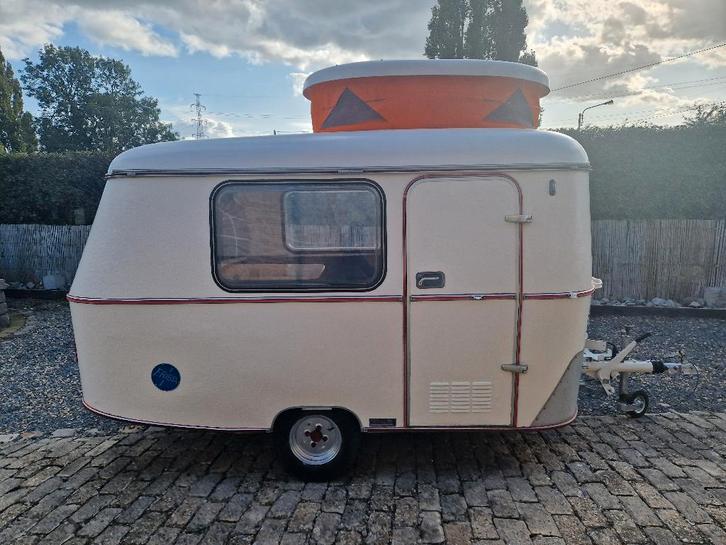 Mooie Eriba puck uit 1976, bieden vanaf 4500euro, Caravans en Kamperen, Caravans, Particulier, tot 500 kg, Eriba, Hefdak, Koelkast