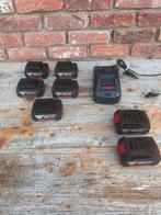 Bosch batterij 7 stuks 2 maal nieuwe plus oplader nieuw, Enlèvement ou Envoi, Comme neuf