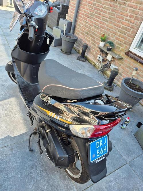 Scooter, Fietsen en Brommers, Scooters | Aprilia, Zo goed als nieuw, Overige modellen, Klasse A (25 km/u), Benzine, Ophalen of Verzenden