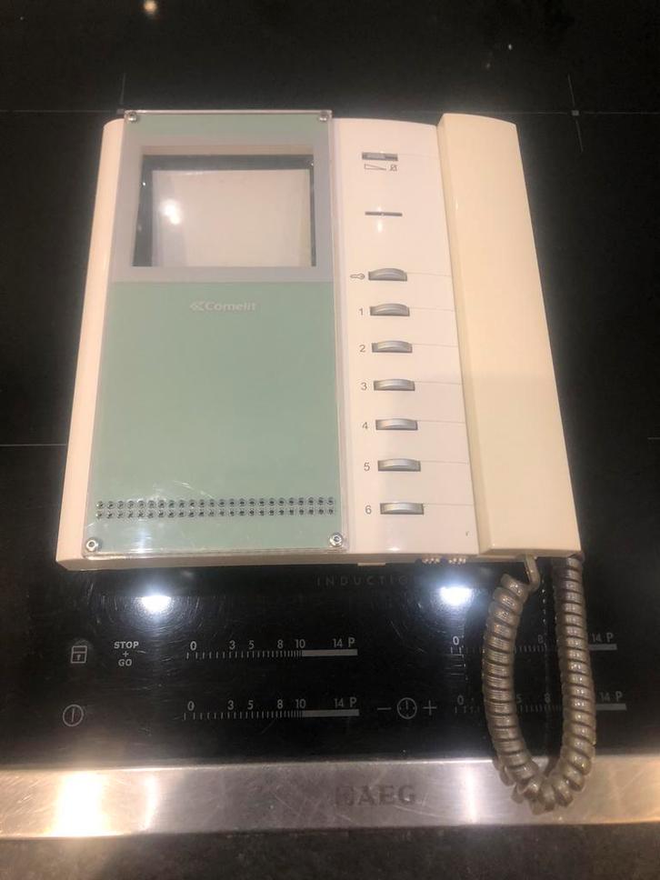 Comelit Bravo  Monitor Intercom Systeem - 5701 - E3VP3, Huis en Inrichting, Deurbellen, Zo goed als nieuw, Bedraad, Ingebouwde camera
