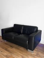Zwarte leren tweezit zetel – Black Leather Two-Seater Sofa, Ophalen, Vintage chique, 150 tot 200 cm, Tweepersoons