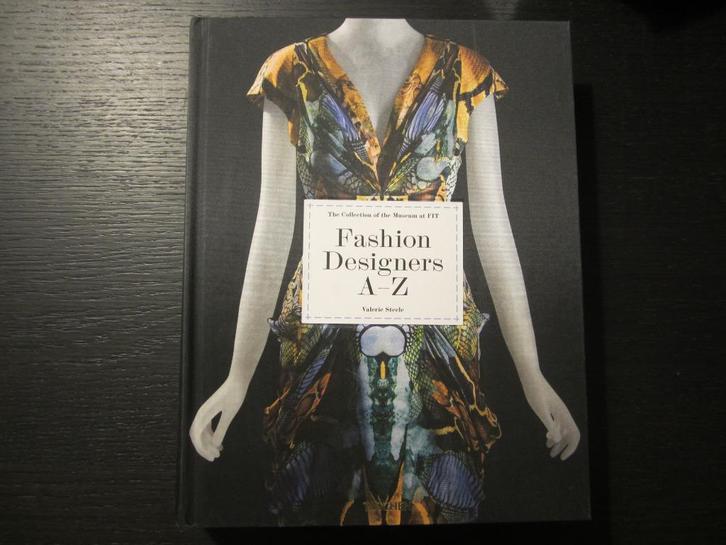 Fashion designers a-z (updated edition 2020)  Valerie Steele, Boeken, Mode, Ophalen of Verzenden