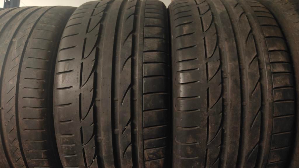 245/35r18 Bridgestone 245/35 r18 40€ l'unité avec assemblage, Autos : Divers, Pièces de sport automobile, Enlèvement ou Envoi