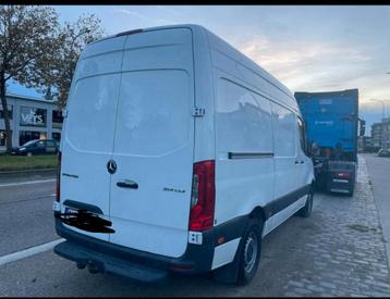 Bestelwagen TE HUUR beschikbaar voor biedingen