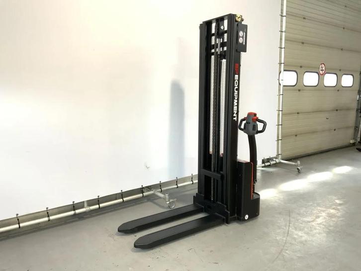 EP EST 122 stapelaar met een hefhoogte van 3,60 meter, Zakelijke goederen, Machines en Bouw | Heftrucks en Intern transport, Stapelaar