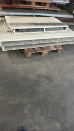 5 radiators, Doe-het-zelf en Bouw, Ophalen, Zo goed als nieuw