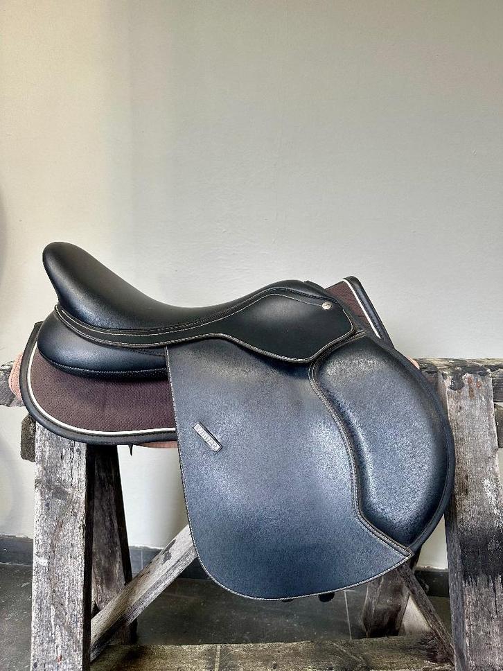 Wintec springzadel, Dieren en Toebehoren, Paarden en Pony's | Zadels, Zo goed als nieuw, Springen, Ophalen