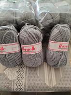 Pelote de laine Pernelle super hit (gris clair 15 pelotes)., Hobby & Loisirs créatifs, Comme neuf, Aiguille, Enlèvement ou Envoi
