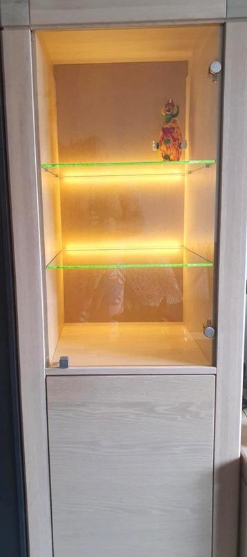 Vitrine Kast GRATIS Afhalen beschikbaar voor biedingen