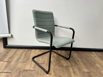 Vergaderstoel wolvilt (turquoise) zwart frame beschikbaar voor biedingen