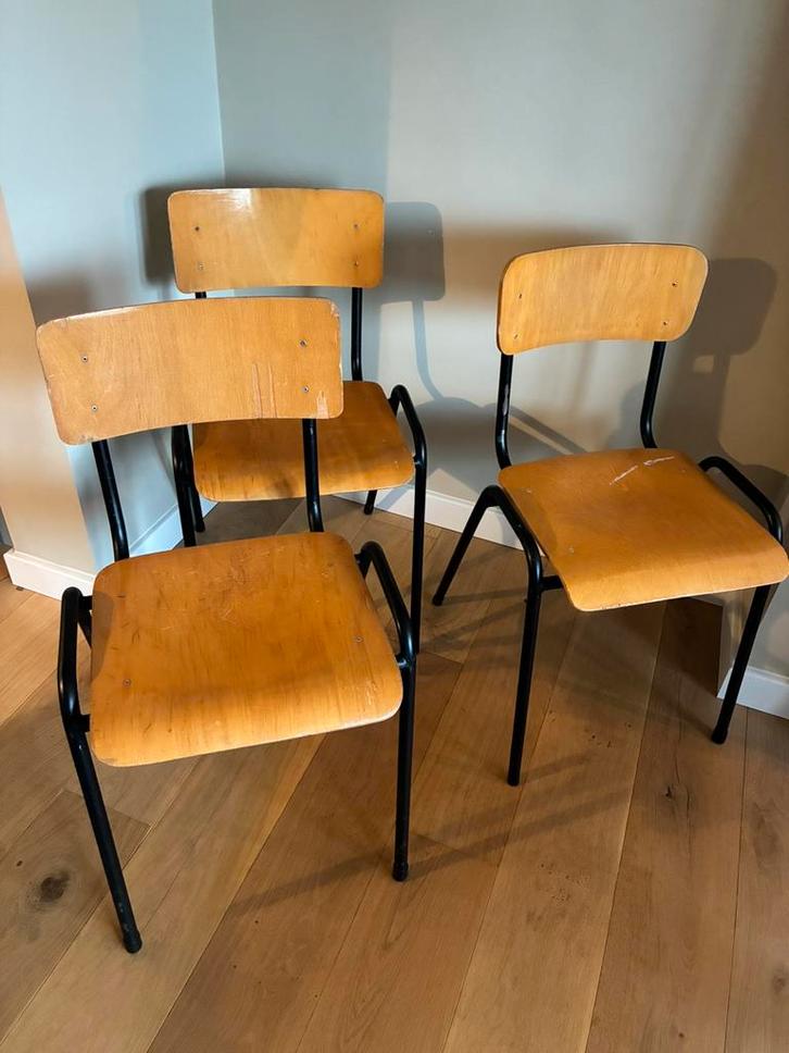 Schoolstoelen (stapelbaar) - 6 beschikbaar, Huis en Inrichting, Stoelen, Gebruikt, Vijf, Zes of meer stoelen, Hout, Metaal, Bruin
