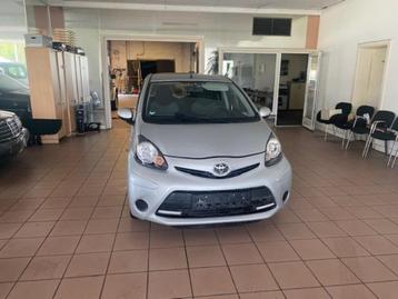 toyota aygo automaat, Auto's, Automaat, 4 zetels, 50 kW, USB