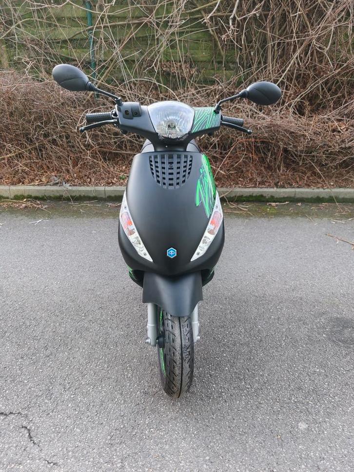 NIEUWE Piaggio ZIP Special Edtion Fluo Green  0km, Fietsen en Brommers, Scooters | Piaggio, Nieuw, Zip, Klasse B (45 km/u), Benzine