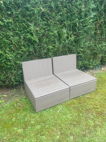 2 fauteuils de jardin gris résine en très bon état 