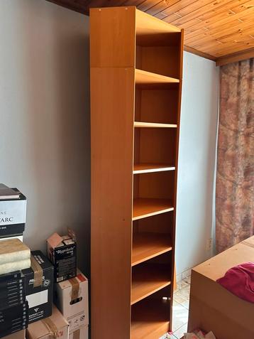 Boekenkast IKEA beschikbaar voor biedingen