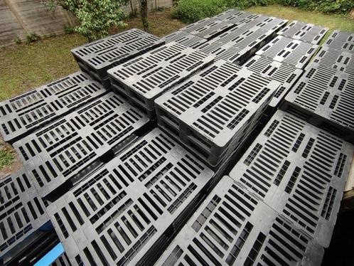 100 kunststof europaletten, Doe-het-zelf en Bouw, Hout en Planken, Gebruikt, Ophalen of Verzenden