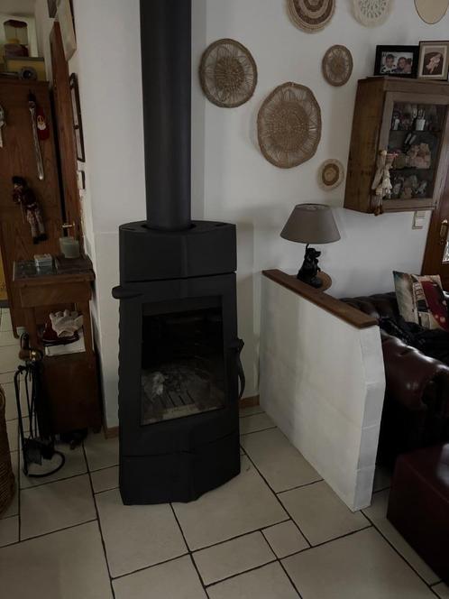 Invicta 15kw gietijzeren houtkachel, Doe-het-zelf en Bouw, Verwarming en Radiatoren, Gebruikt, Kachel, 80 cm of meer, Minder dan 60 cm