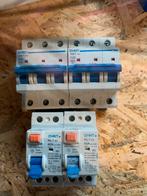 2 disjoncteur et 2 différentiel, Enlèvement ou Envoi, Comme neuf