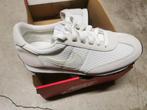 Nike femme neuve 38,5, Beige, Nike, Nieuw, Ophalen of Verzenden