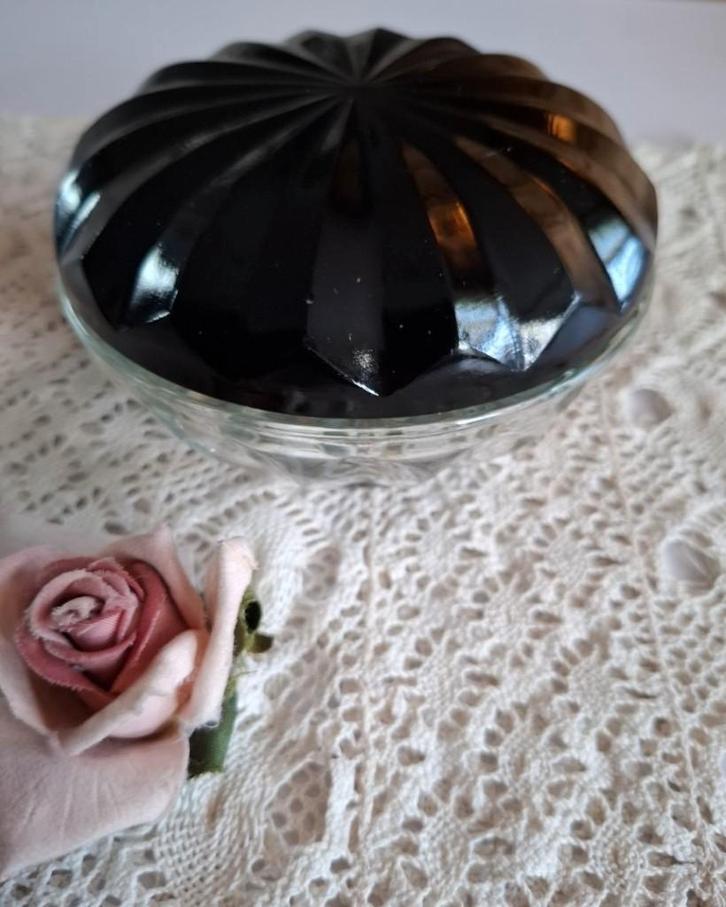 Art Deco glazen schaaltje met zwart opaline deksel, Antiek en Kunst, Antiek | Glaswerk en Kristal, Ophalen of Verzenden