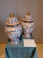 Set van twee Chinese polychrome gemberpotten (27), Ophalen