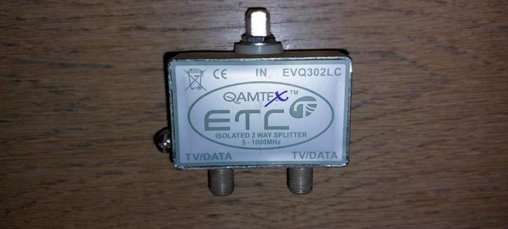 splitter COAX 2 voix TV/DATA QAMTEX ETC EVQ302LC, Audio, Tv en Foto, Audiokabels en Televisiekabels, Gebruikt, Coaxiale kabel