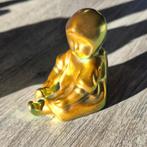 Old Zsolnay ceramic figure little girl. Hongaars porselein, Enlèvement ou Envoi