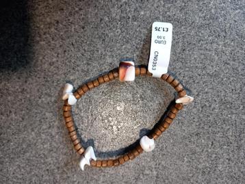 Armbandje beschikbaar voor biedingen