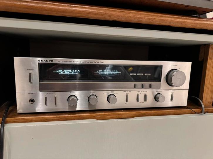 Vintage Sanyo DCA 3030 stereo amplifier, Audio, Tv en Foto, Stereoketens, Zo goed als nieuw, Ophalen of Verzenden