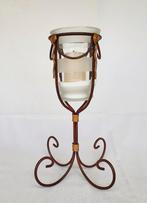 Metalen krullenstaander met windlicht, Comme neuf, Chandelier, 25 à 50 cm, Enlèvement ou Envoi