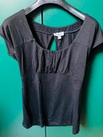 Zwart cut out shirt, Vêtements | Femmes, Tops, Comme neuf, Enlèvement ou Envoi