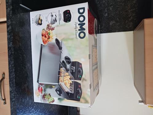 Nieuwe dubbele friteuse Domo in doos, Elektronische apparatuur, Frituurpannen, Nieuw, 4 liter of meer, Duo-friteuse, Uitneembare binnenpan