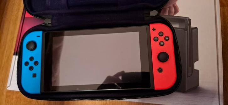 Nintendo switch V1 knipperde, Games en Spelcomputers, Spelcomputers | Nintendo Switch, Zo goed als nieuw, Ophalen