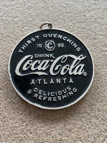 Sleutelhanger coca cola beschikbaar voor biedingen