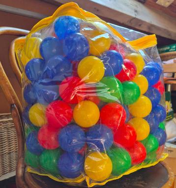 ballenbad ballen beschikbaar voor biedingen
